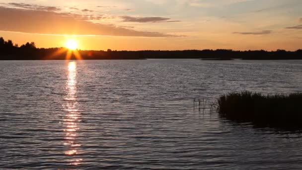 Rusya Güzel Turuncu Gün Doğumu Volga Nehri Nde Gökyüzünde Bir — Stok video