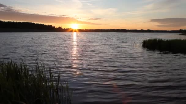 Rusya Güzel Bir Gün Batımı Volga Nehri Nde Gökyüzünde Güneş — Stok video