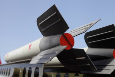 Efsanevi Sovyet havan topu Katyusha 'nın fırlatma rampasında açık hava müzesinde Rusça 