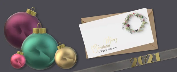 Nieuwjaar 2021 Vakantie Achtergrond Maquette Met Kerstballen Kerstkrans Witte Envelop — Stockfoto