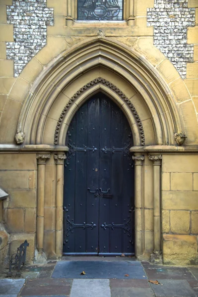 Середньовічні двері Лондонське око собор — стокове фото