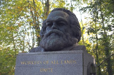 Karl Mark Anıtı