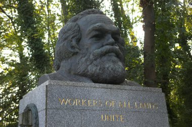 Karl Mark Anıtı