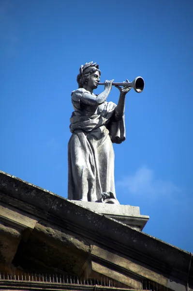 Muse socha Clarendon Building Oxfordská univerzita — Stock fotografie