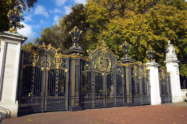 Canada Gate, Лондон — стоковое фото