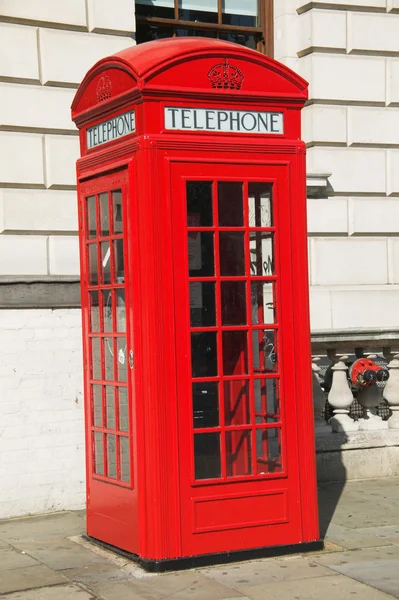 Londoni piros telefonfülke — Stock Fotó