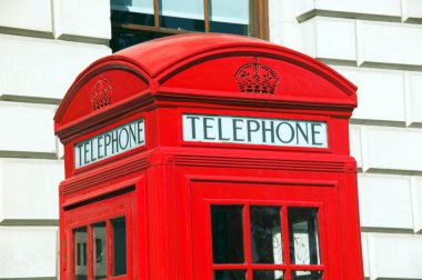 Londra telefon kulübesi