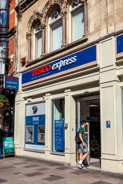Cardiff Wales September 2016 Tesco Express Szupermarket Logó Reklám Tábla — Stock Fotó