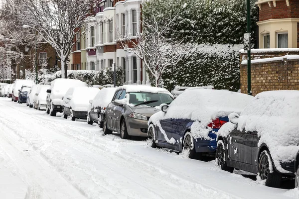 Street Vinter Stadsbild Med Snö Radhus Och Frysta Bilar Efter — Stockfoto