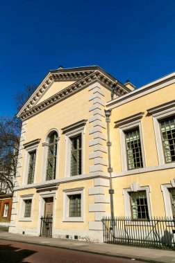 İngiltere 'deki St. James Sarayı' ndaki Kraliçe Şapeli. 17. yüzyılda Inego Jones tarafından Charles I için inşa edilmiş. Şehrin en popüler turizm merkezlerinden biri olan