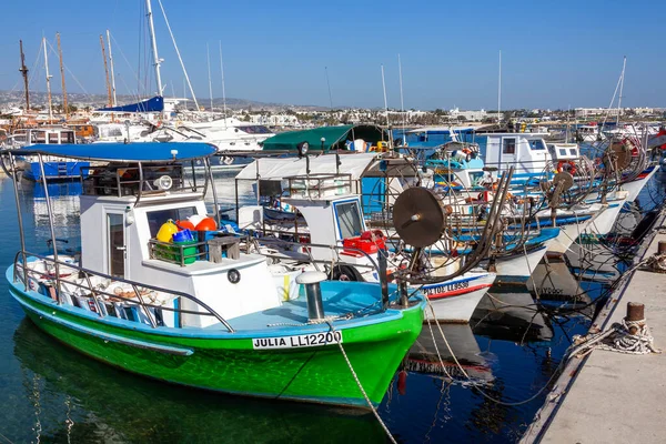 Paphos Cypern Februari 2013 Fiskebåtar Hamnen Medelhavet Turistort Som Ett — Stockfoto