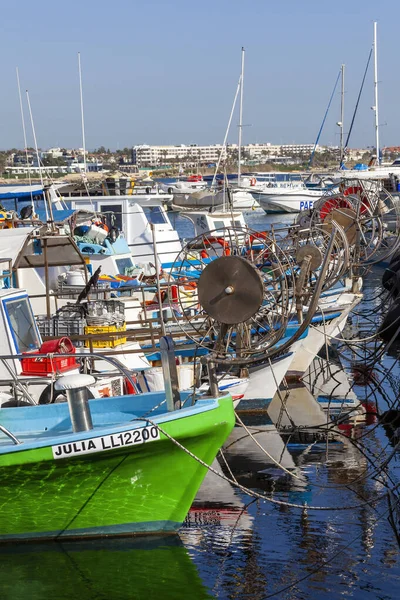 Paphos Chipre Fevereiro 2013 Barcos Pesca Porto Resort Turístico Mediterrânico — Fotografia de Stock