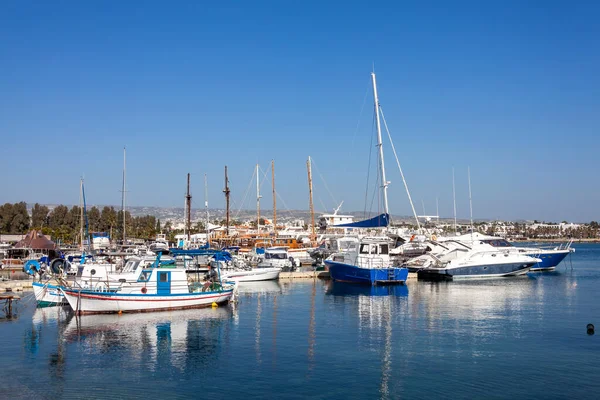 Paphos Chipre Fevereiro 2013 Barcos Pesca Porto Resort Turístico Mediterrânico — Fotografia de Stock