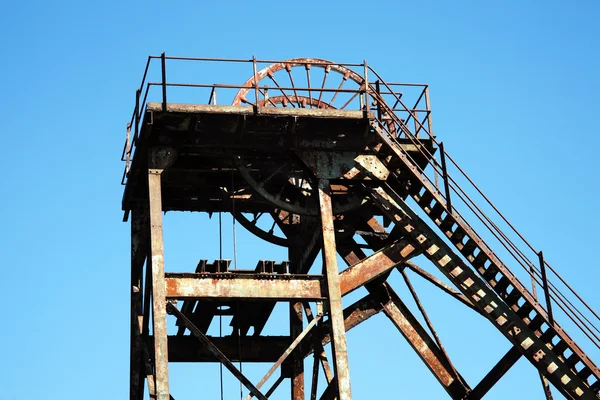 煤炭矿井提升机轮 — 图库照片