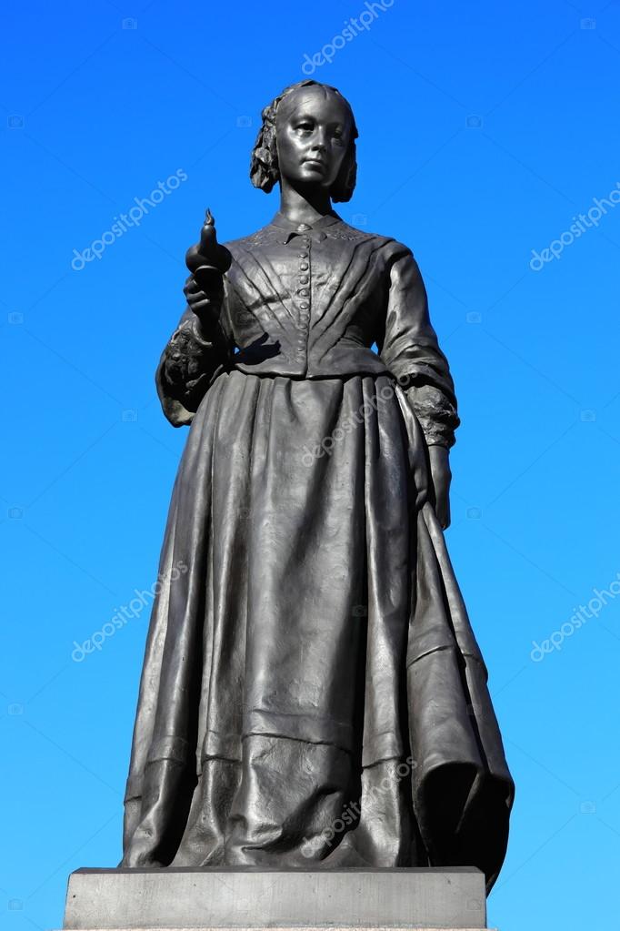 Estatua de Florence Nightingale — Foto editorial de stock © lenschanger