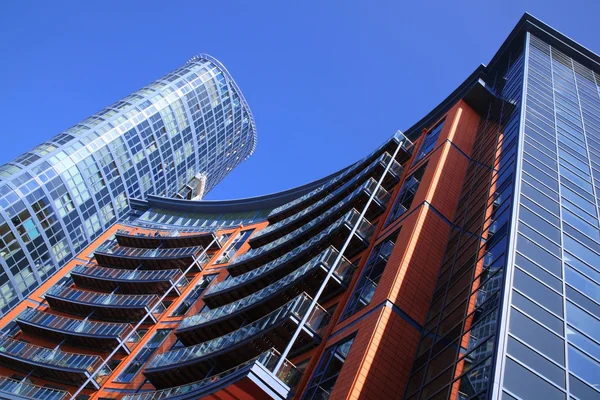 Futurisztikus apartmanok és felhőkarcoló — Stock Fotó