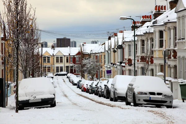 Paisagem urbana de neve, rua com terraço — Fotografia de Stock