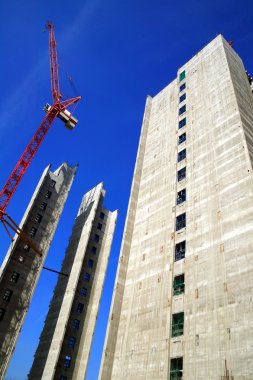 Birmingham İngiltere'de inşaat sitesindeki yıkılan gökdelenler