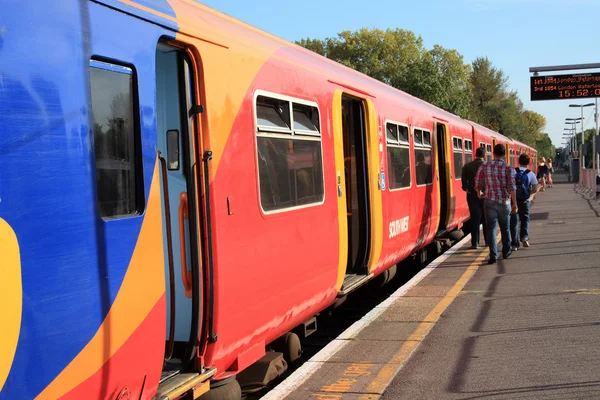 Treno Sud Ovest a Hampton Court — Foto Stock