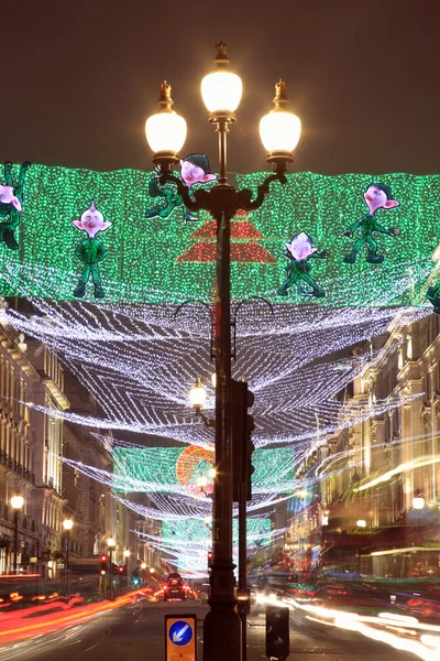 Affichage des lumières de Noël le long de Regent Street — Photo