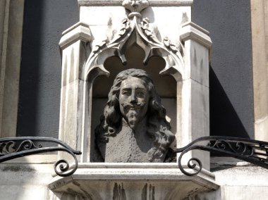 Charles kafası heykel