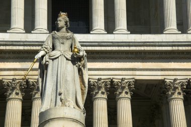 Kraliçe Anne heykeli