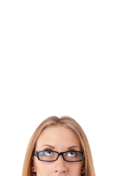 Onun planları closeup yüz portresi düşünme genç iş kadını.