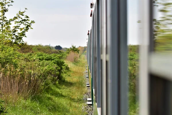 Blick von einem fahrenden Zug nach hinten — Stockfoto