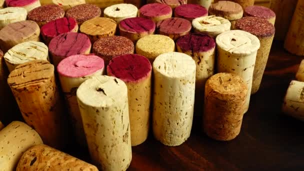 Corchos Vino Una Tabla Madera — Vídeos de Stock