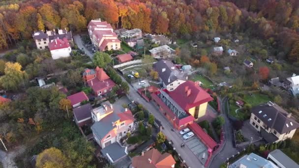 Vue Aérienne Drone Survolant Immeuble Forêt — Video