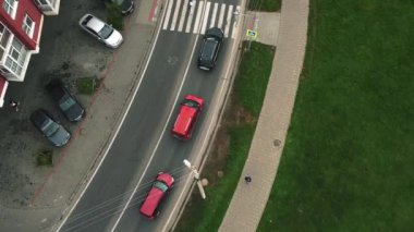 Uçan bir İHA 'nın havadan görüntüsü.