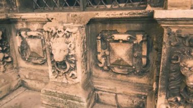 Boim Şapeli. Boim Şapeli, Ukrayna 'nın başkenti Lviv' de bulunan Katolik dini mimarisinin bir anıtıdır. 1609-1615 yılları arasında inşa edilmiş ve Lviv 'in UNESCO' nun Dünya Mirası Alanının bir parçasıdır. Geç Rönesans.