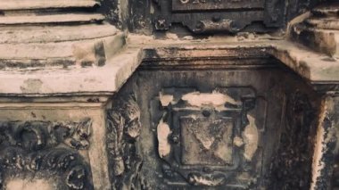 Boim Şapeli. Boim Şapeli, Ukrayna 'nın başkenti Lviv' de bulunan Katolik dini mimarisinin bir anıtıdır. 1609-1615 yılları arasında inşa edilmiş ve Lviv 'in UNESCO' nun Dünya Mirası Alanının bir parçasıdır. Geç Rönesans.