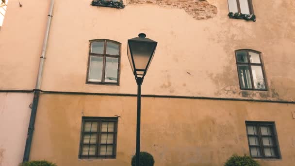 Farol Calle Fondo Pared Del Antiguo Edificio — Vídeos de Stock