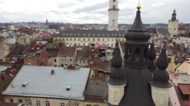 Mary 'nin varsayımının Ermeni Katedrali' nin çan kulesi. Lviv, Ukrayna.