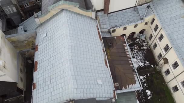 Luftaufnahme Einer Drohne Die Über Das Gebäude Fliegt — Stockvideo