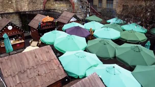 Luftaufnahme Einer Drohne Die Über Den Weihnachtsmarkt Fliegt — Stockvideo