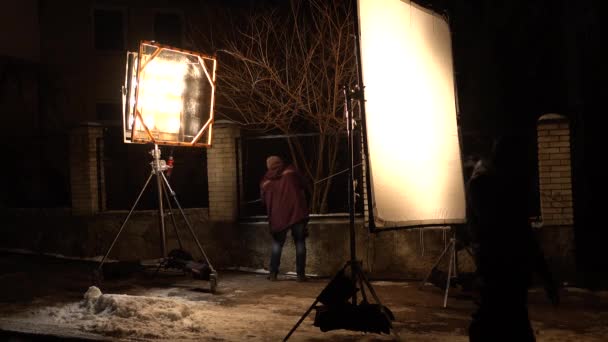 Çekimden Önce Stüdyonun Işıklandırma Ekipmanları — Stok video