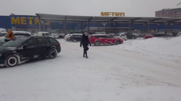 Lviv Ukraine Luty 2021 Parking Hipermarkecie Metra Podczas Zamieci Samochody — Wideo stockowe