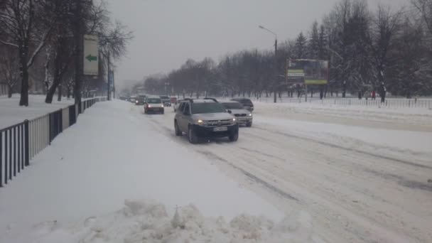 Lviv Ukraine February 2021 Дорога Хуртовини Машини Їдуть Сніговій Дорозі — стокове відео