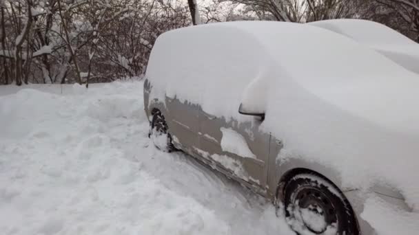 Carro Depois Uma Tempestade Neve Tiro Inverno — Vídeo de Stock