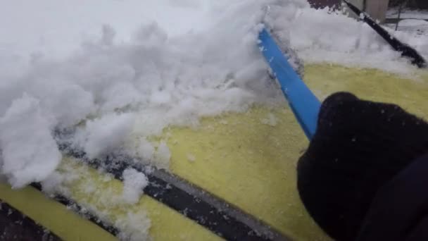 Limpeza Vidro Carro Neve — Vídeo de Stock