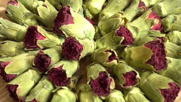 Tee Aus Trockenen Dianthus Blüten — Stockvideo