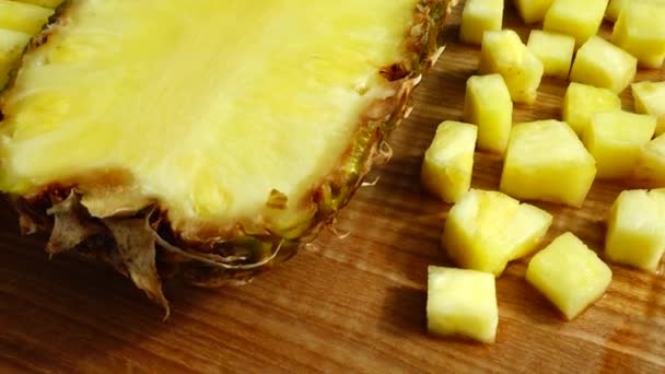 Pieces Pineapple Cutting Wooden Board — Vídeo de stock