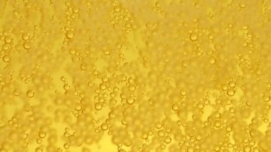 Bir bardak köpüklü bira..