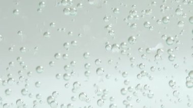 Köpüklü suyun hava kabarcıkları.