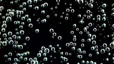 Köpüklü suyun hava kabarcıkları.