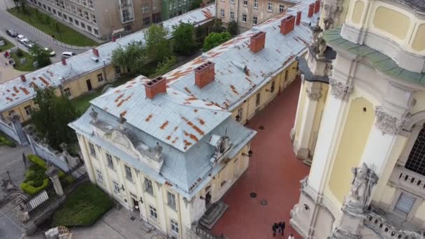 Flygdrönare Utsikt Över Flygande Över Den Katolska Katedralen George Lviv — Stockvideo