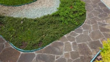 Bahçeye park et..