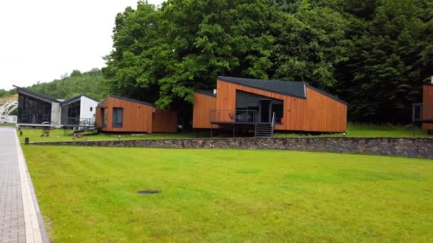 Hotel Casas Madera Modernas Bosque — Vídeos de Stock